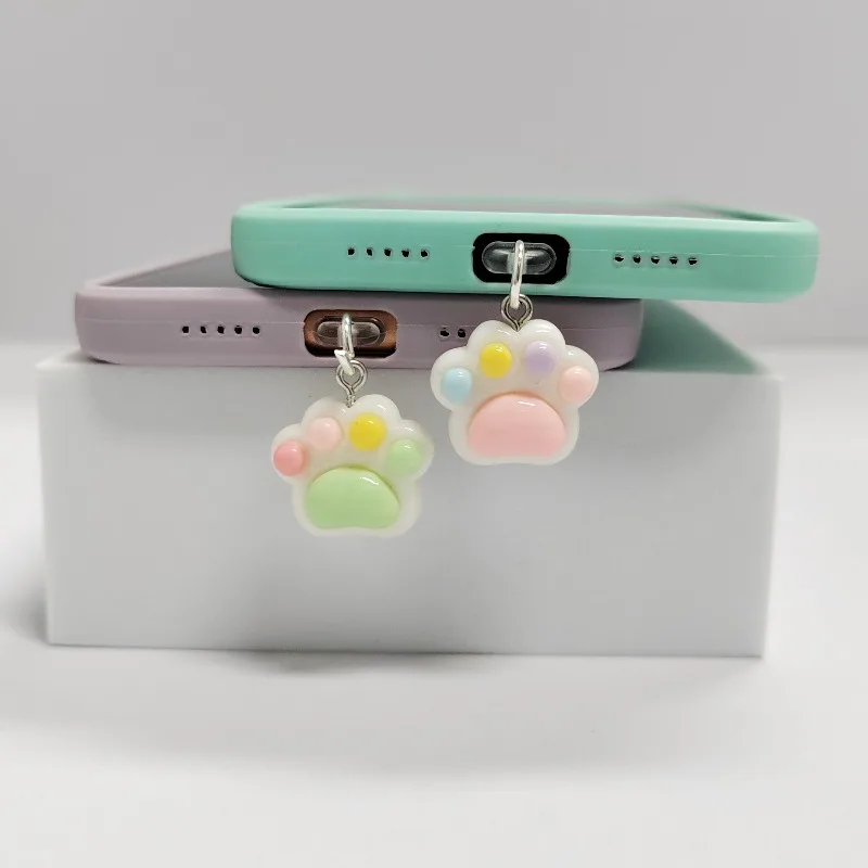 매력적인 고양이 발톱 먼지 방지 플러그 아이폰 타입 C 컬러 블록 안티 더스트 캡 장식 펜던트
