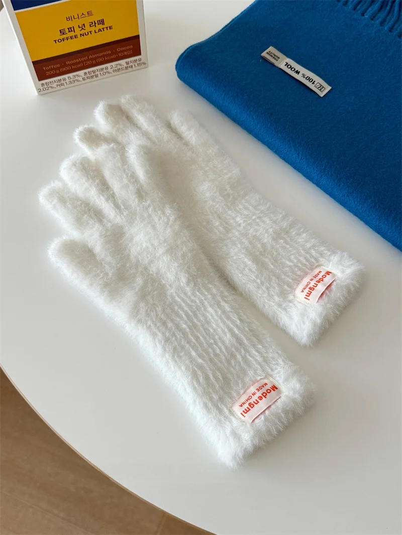 French white* [g-mdm| Red and white label]