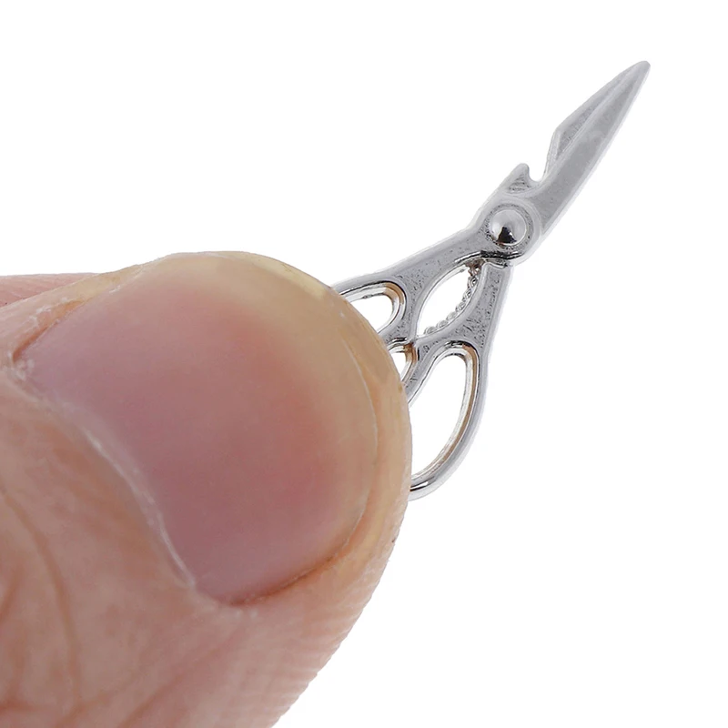 Hot sale 1Pcs Mini Metal Scissors Miniature Dolls House Furniture 1:12 Dollhouse Decor 2