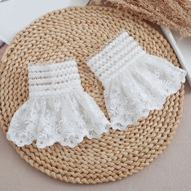 Рисунок 6 - Манжеты на запястье феи