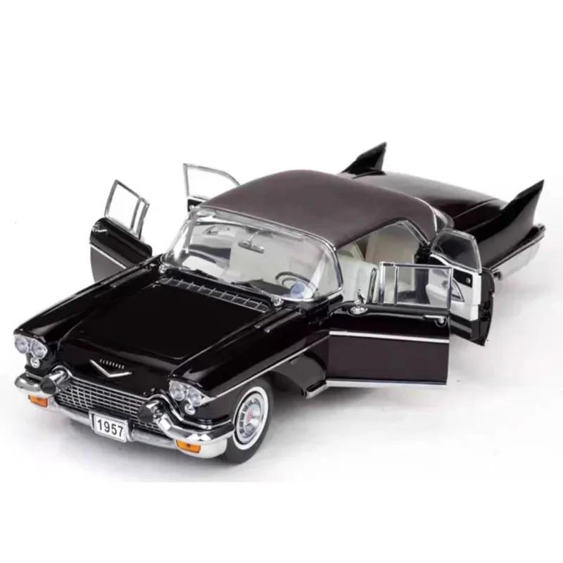 ダイキャストカー1/18 1957 CADlLLAC BROUGHAM 1/18 SunStar 1957 Cadillac Eldorado Brougham Die Cast Model