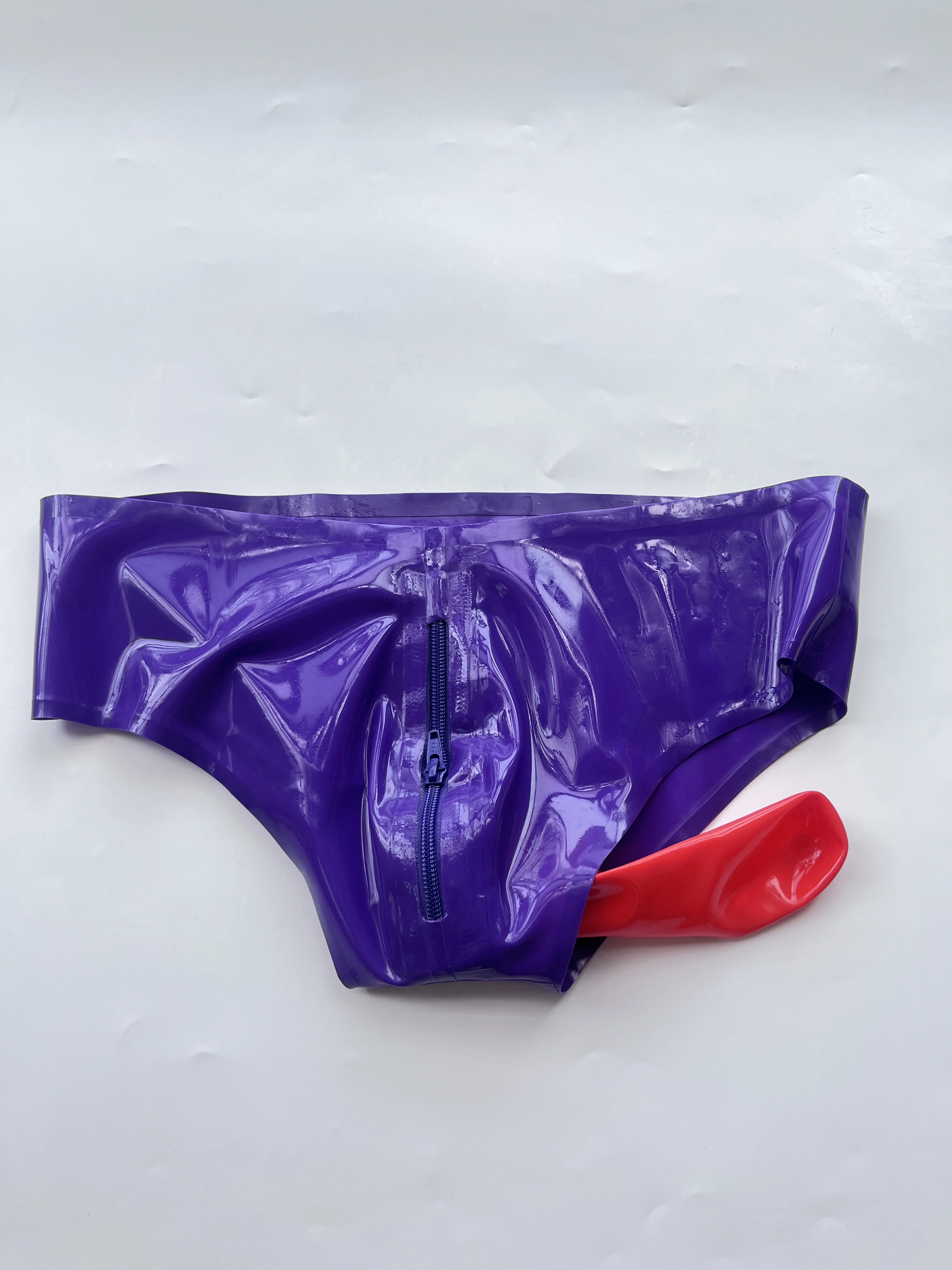 Sexy Mens Latex Briefs Fetish Rubber Underwear with Front Zipper and Anus Penis Condom