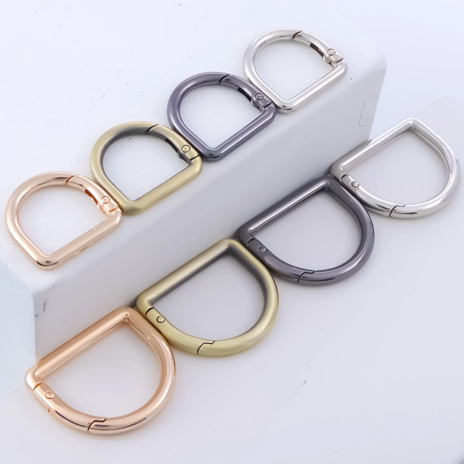5 Stück D-Ring-Feder-Schlüsselhaken, Metall-Schlüsselanhänger-Clip, Federring-Schnallen, Verschluss für Gürtel, Rucksack, Tasche, Handtasche, Geldbörse, Riemen, Schlüsselanhänger