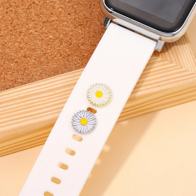 

Daisy Flower Decoration Watchband Charm for Iwatch Sport Smart Bracelet Charms Fresh Metal Jewelry Charm Nail for Silicone Strap