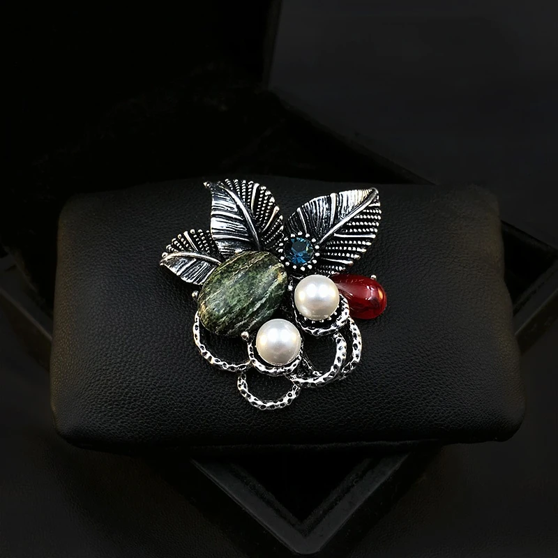 Retro Natural Flower Brooch for Women Suit Pearl Jewelry Exquisite Corsage Pin Mother's Day Gifts Clothing Accessories Party Pin