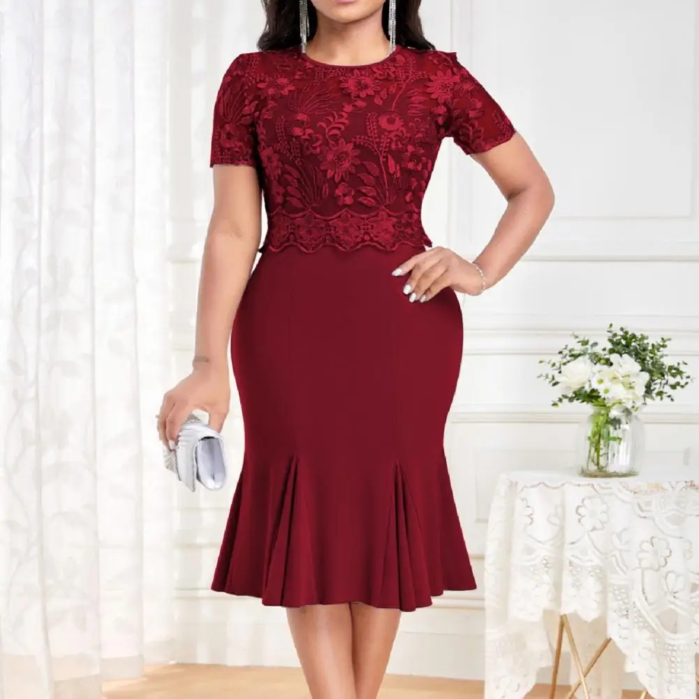 

Plus Size Lace Dress Elegant Plus Size Embroidery Lace Splice Fishtail Gown Dress for Women with O-neck Short Sleeves High Waist