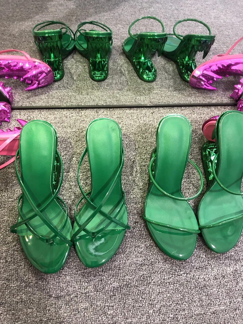 PlatiNum Sandals Detail View