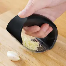 

1pcs Stainless Steel Garlic Press Manual Garlic Mincer Chopping Garlic Tools Curve Fruit Vegetable Tools Kitchen Gadgets New