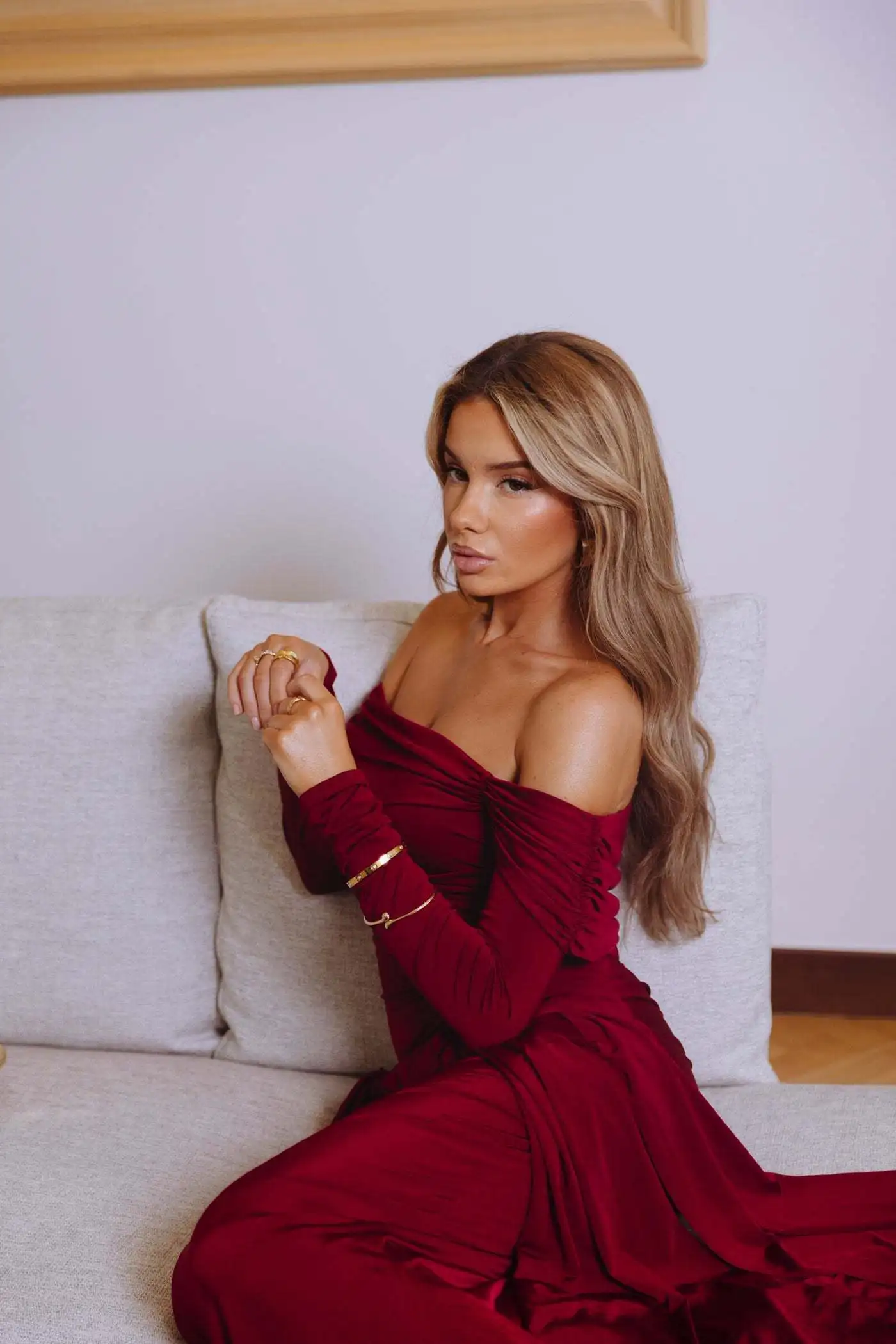 Elegant Long Sleeved Stretch Tight Bow Pleated Evening Dress Women Sexy Backless Bodycon Party Autumn Winter Vestido