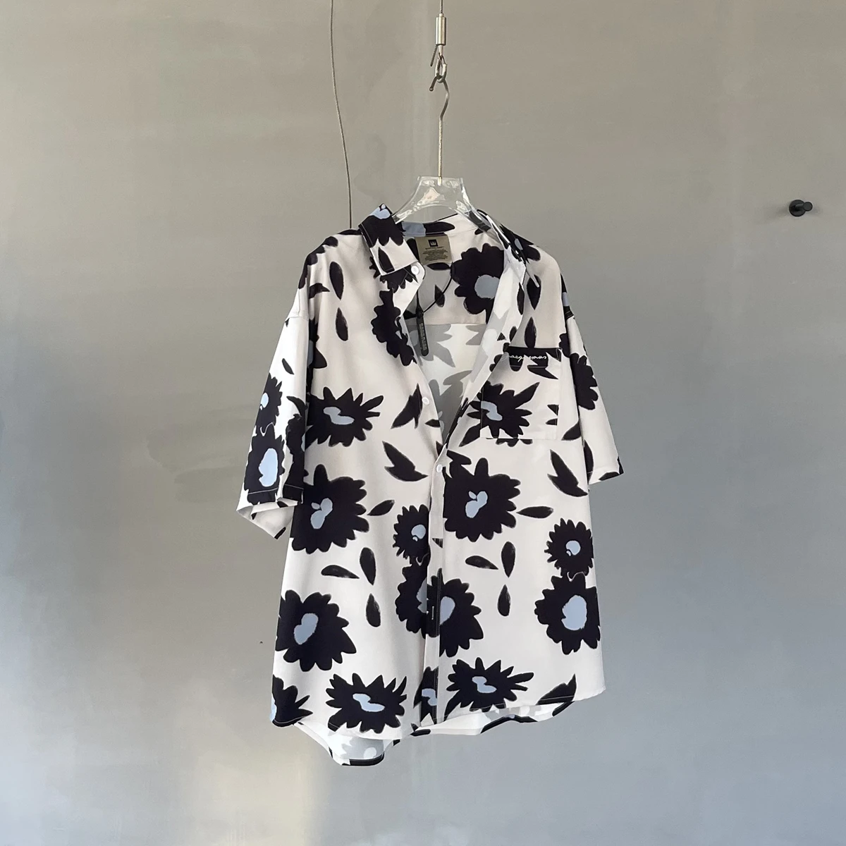 

Yao888 Jackson Wang Casual Lapel Shirt Flower Graphics Print Short Sleeve Shirt Oversize Vintage Single Breasted Men Clothing