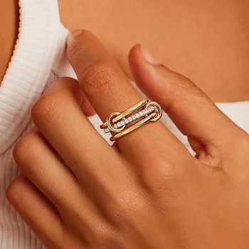 Set di anelli a tre anelli a doppio colore in acciaio inossidabile Anelli impilabili con micro pavimentati CZ Commercio all'ingrosso di gioielli di tendenza adatti per giovani donne
