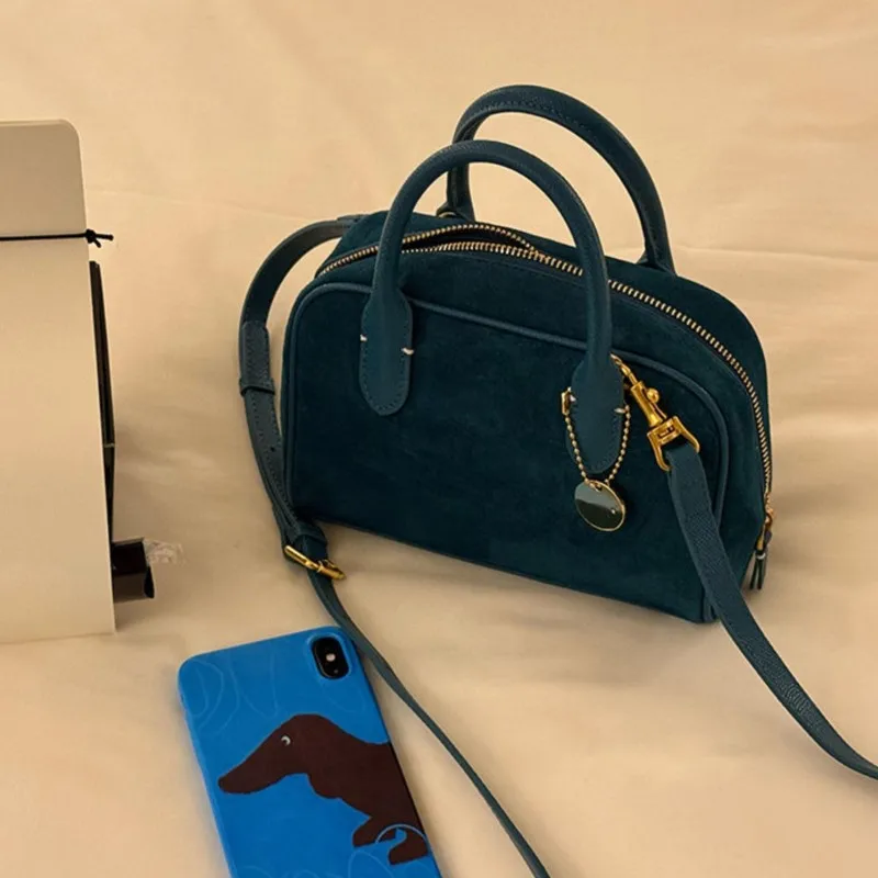 Retro Peacock Blue Boston Bag Women Matte Large Capacity Pillow Shoulder Bag Ladies Fashion Premium Casual Sle Crossbody Bag New