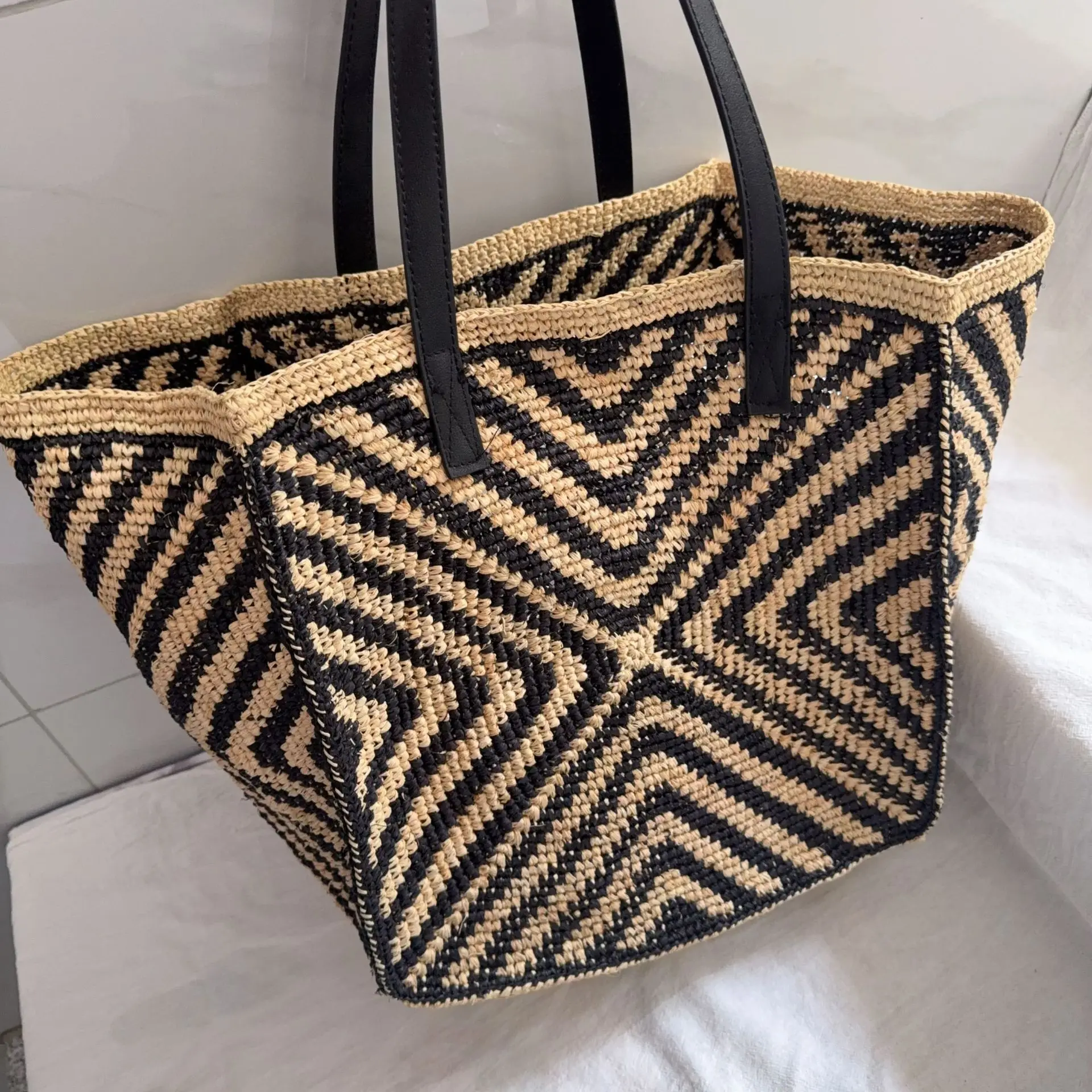 Trendy Women Woven Shoulder Bag Summer Hollow Out Straw Hand-held Bags Tote Bag Large Capacity Beach Vacation Shopping Bags