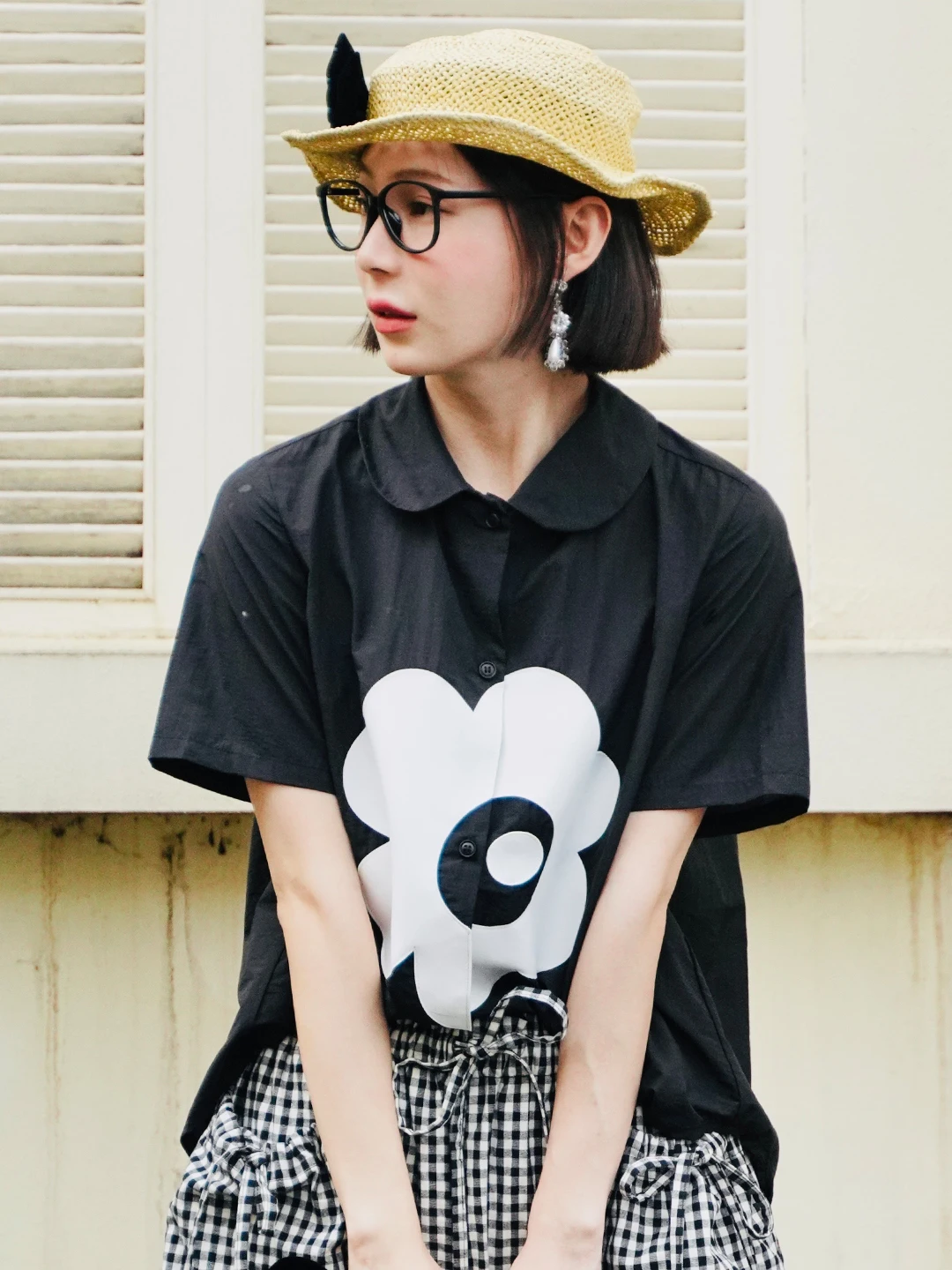 

IMAKOKONI original 2022 temperament literary stickers black and white short-sleeved shirt top summer flowers 223740