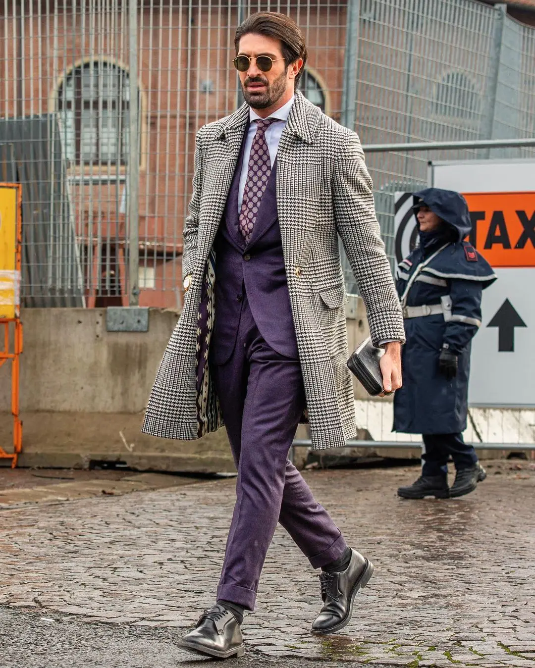 

Мужское однобортное пальто из твида «гусиные лапки»