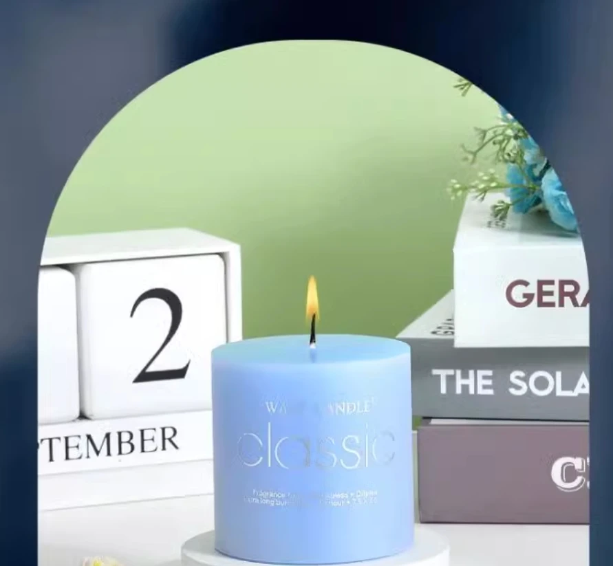 Cylindrical high-value romantic aromatherapy candles for smoking and sleep aid, French desktop candles for home use