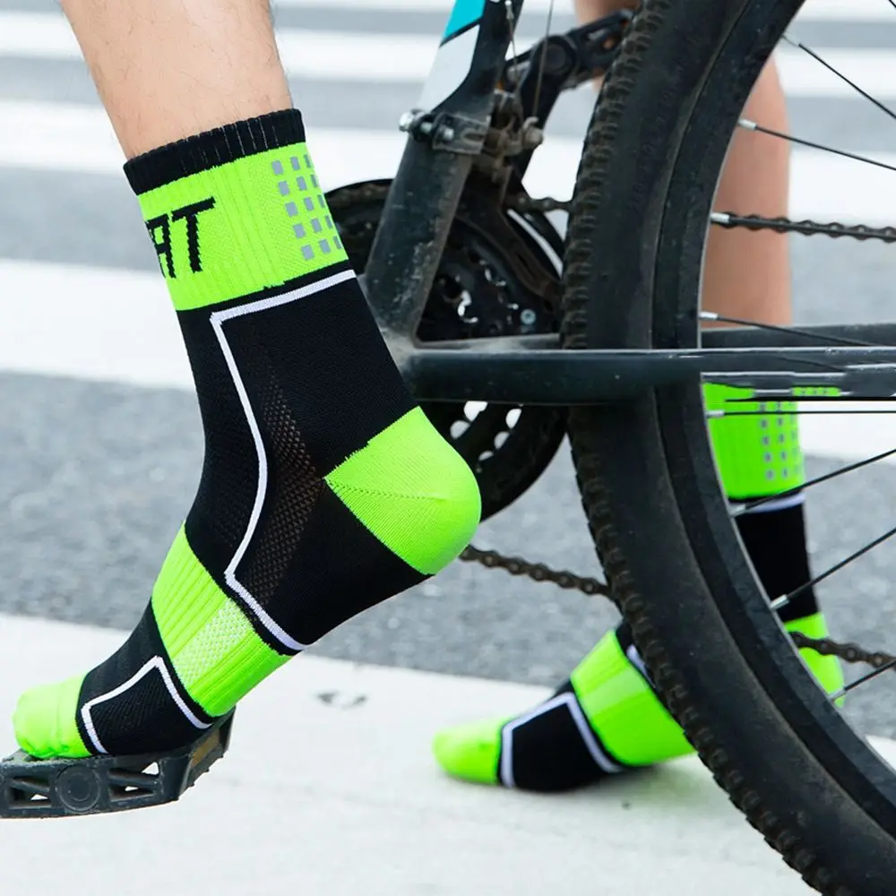 

Fitness Socks Sportswear Soccer Socks Cycling Professional Sports Socks Reflective Cycling Sock Football Stockings Men Women