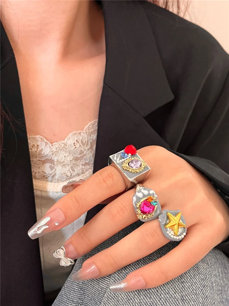 2024 nowy przemysł ciężki metalowy szeroko otwarty pierścień ręcznie robiony olej kroplowy inkrustowany warstwowym pierścieniem z kryształu górskiego dla kobiet biżuteria