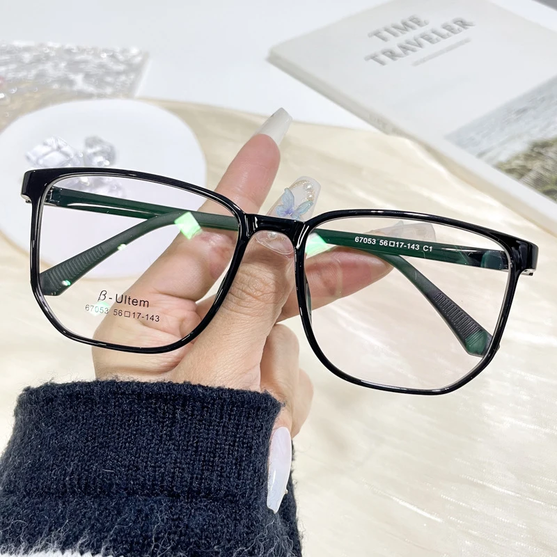 

Xbora 2024 New Fashion Classic Eyeglasses For Men And Women Pure Titanium Ultra Light Optical Retro Prescription Glasses 67053