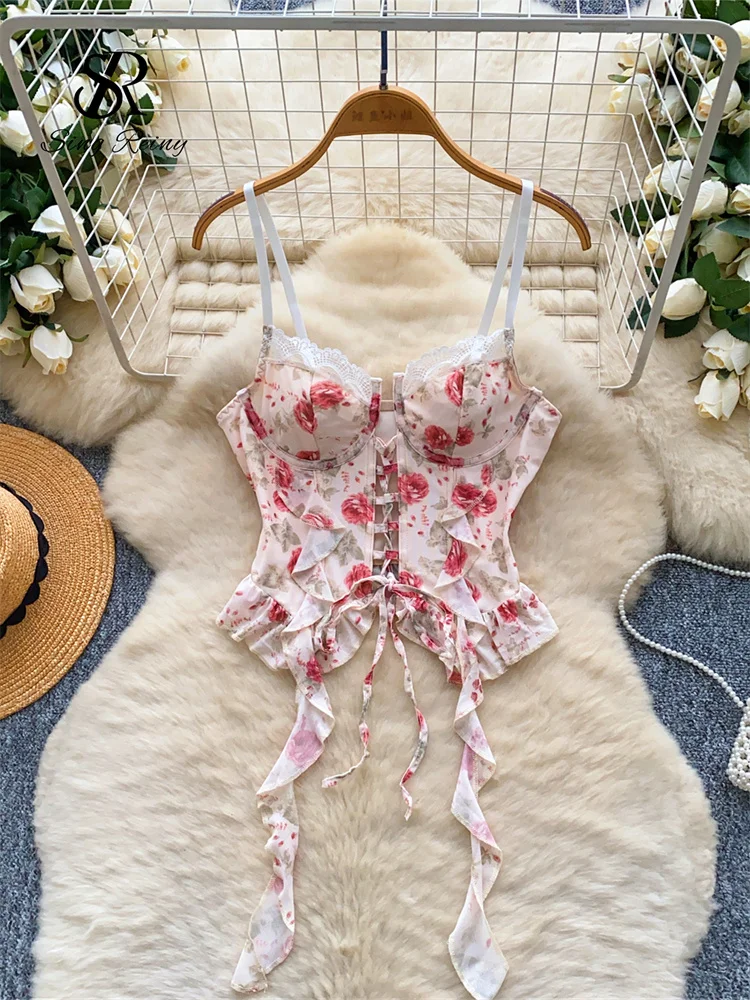 بلوزة نسائية