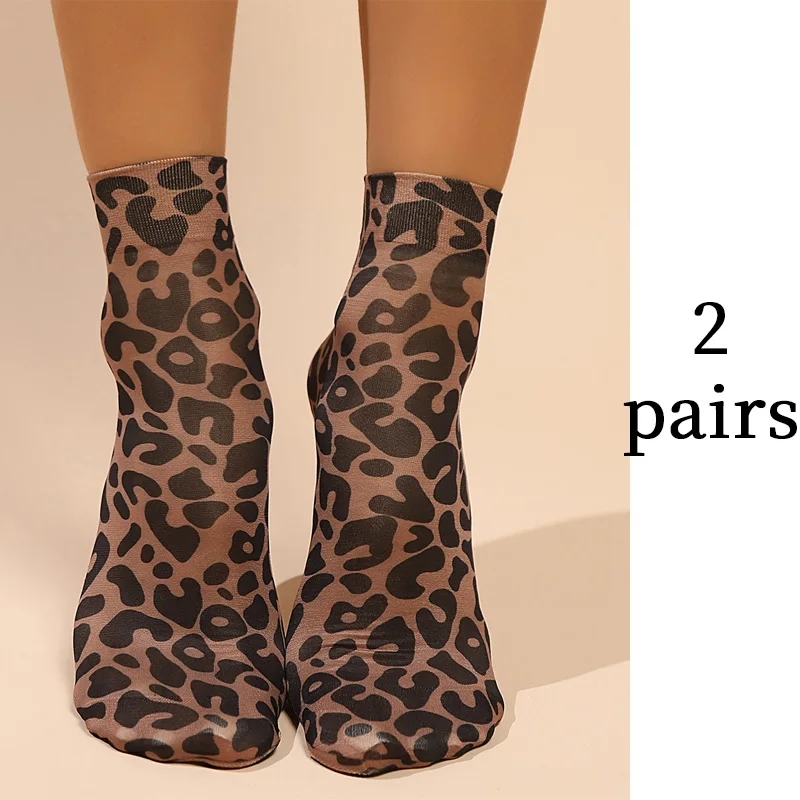 2 Paar Socken mit Leopardenmuster in verschiedenen Stilen, leichte und atmungsaktive Freizeitsocken, modischer, sexy Street-Girl-Stil – Detail 8