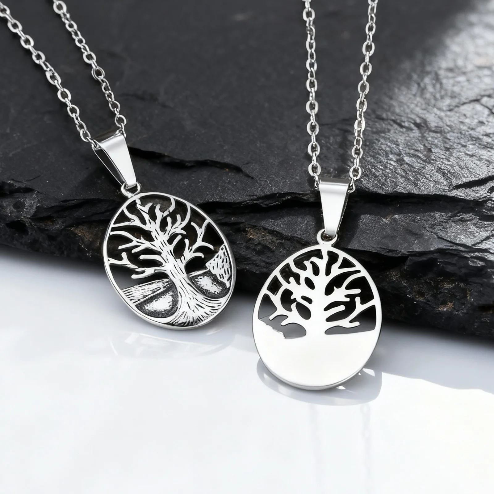 Vintage-Halskette mit Baum des Lebens-Motiv für Männer und Jungen, Edelstahl-Anhänger in Silberfarbe mit hohlen Bäumen, ein Symbol der Ewigkeit – Detail 2