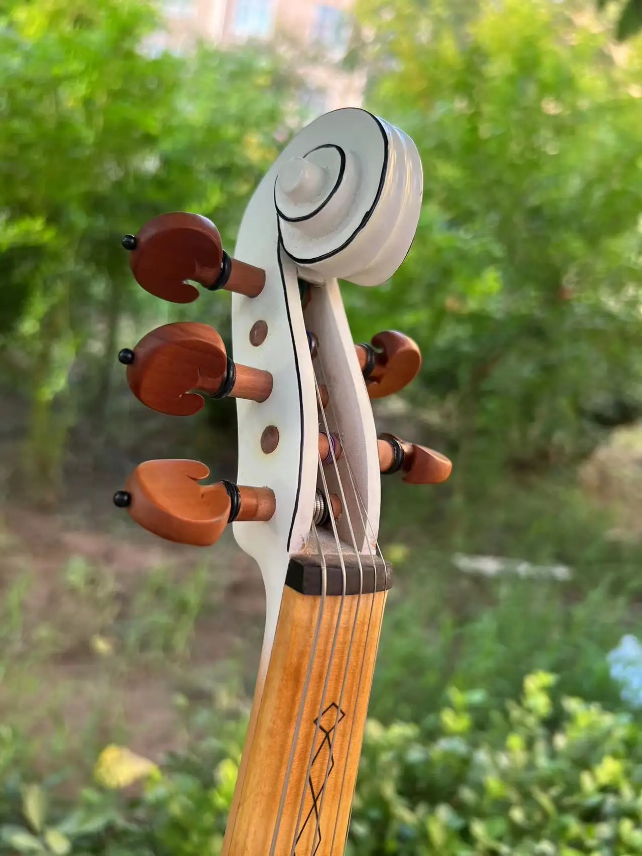 New Model Crazy-4 Full size electric violin Original design 5 string Violin white