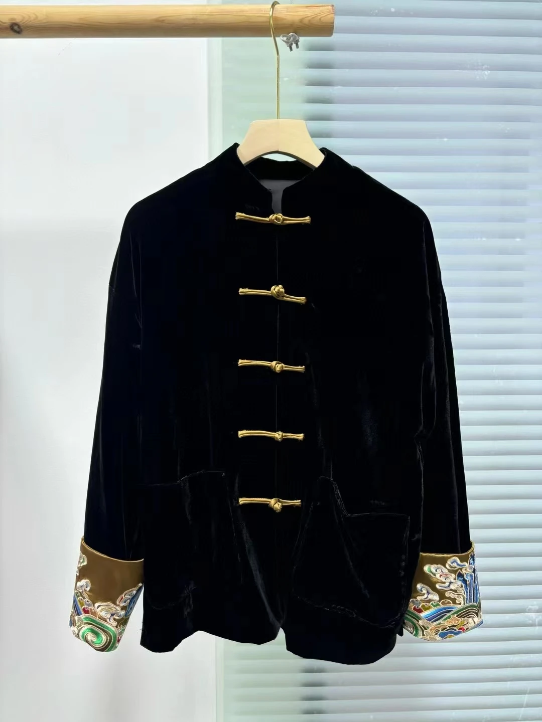 Autumn New Small Stand Collar Color Single breasted Retro Chinese Style Embroidered Cuffs Silk + Velvet Jacket for Women S-XXL