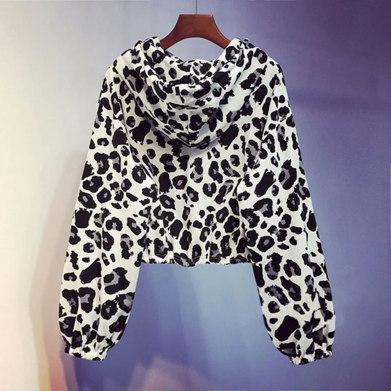 2023 Spring and Autumn Fashion Trend Leopard Print Loose Relaxed Slim Drawstring Waist Shorted Hooded Lace Up Women's Sweater