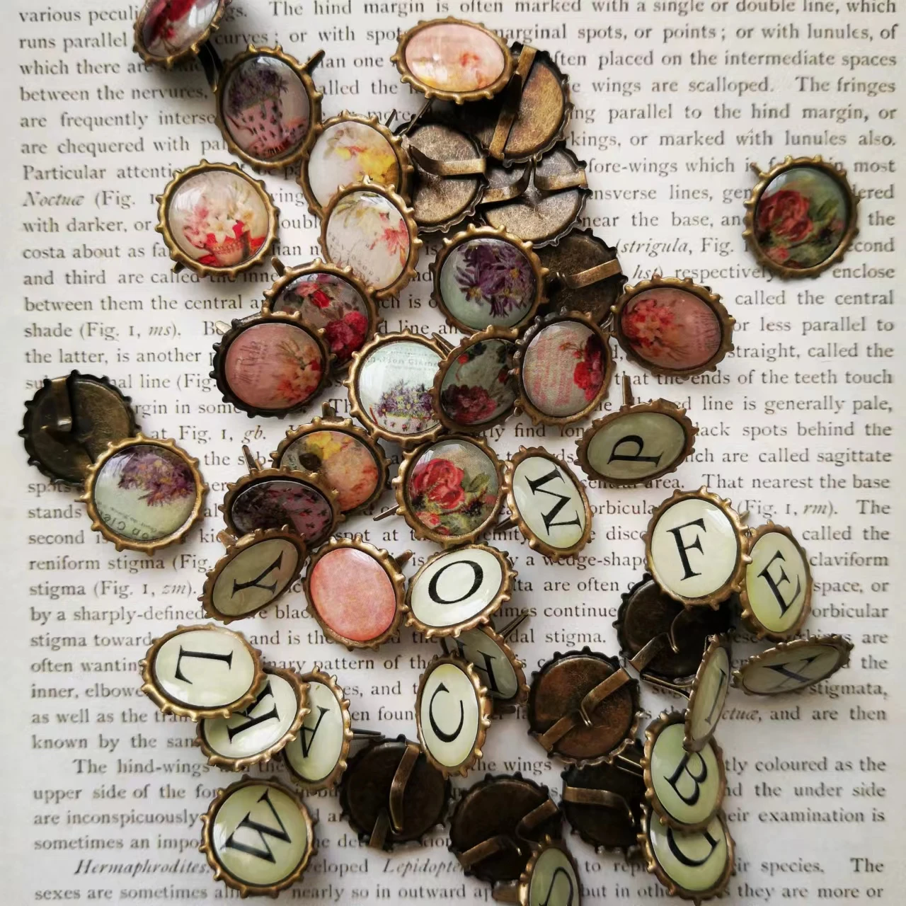 24 26pics Mixed Printing Metal Retro Brads for Scrapbooking