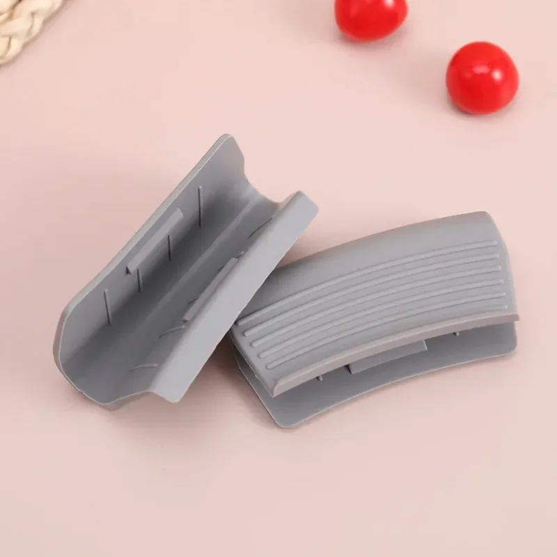 Pot Handle Grip Pad Silicone Grey and Off-White Environmentally Friendly Material Heat Insulation and Non-Slip