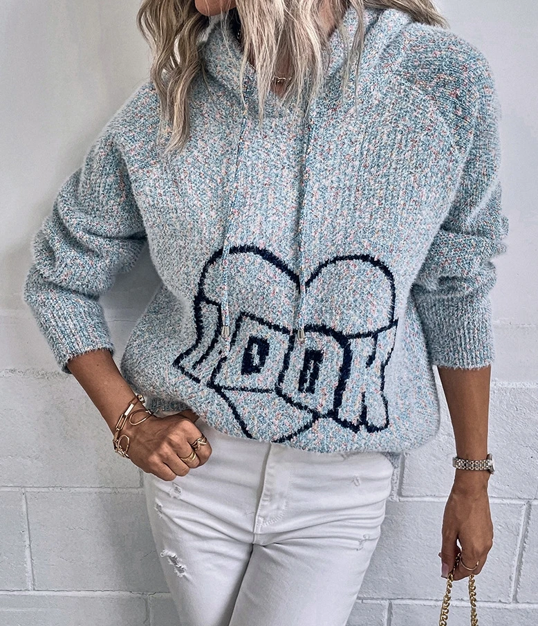 Рисунок 3 - Пуловер с капюшоном на завязках с надписью