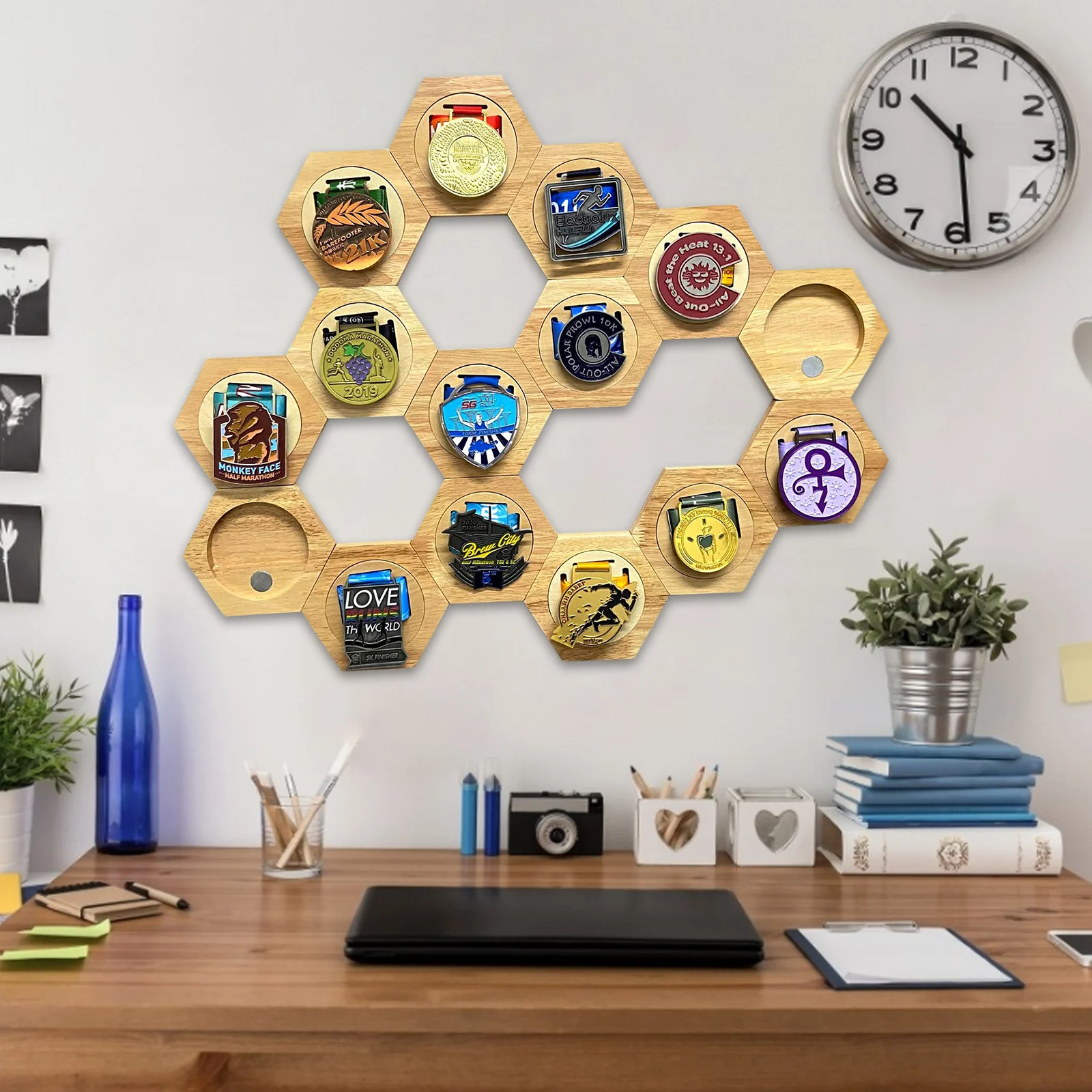 1-10Pcs Honeycomb Combination Stand Honor Marathons Medal Display Racks Hexagonal Wood Display Holder Board Hanger Wall Decor