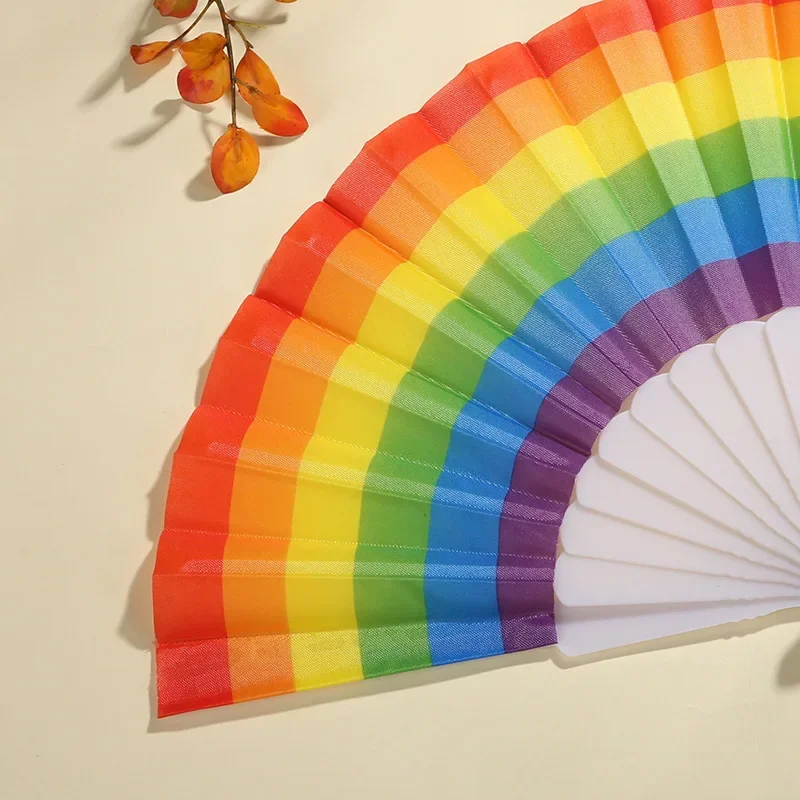 Ventaglio Pieghevole Arcobaleno Per Gay Pride, Festa LGBT, Rave E Decorazioni - 33x65 Cm, In Bambù E Nylon - 2
