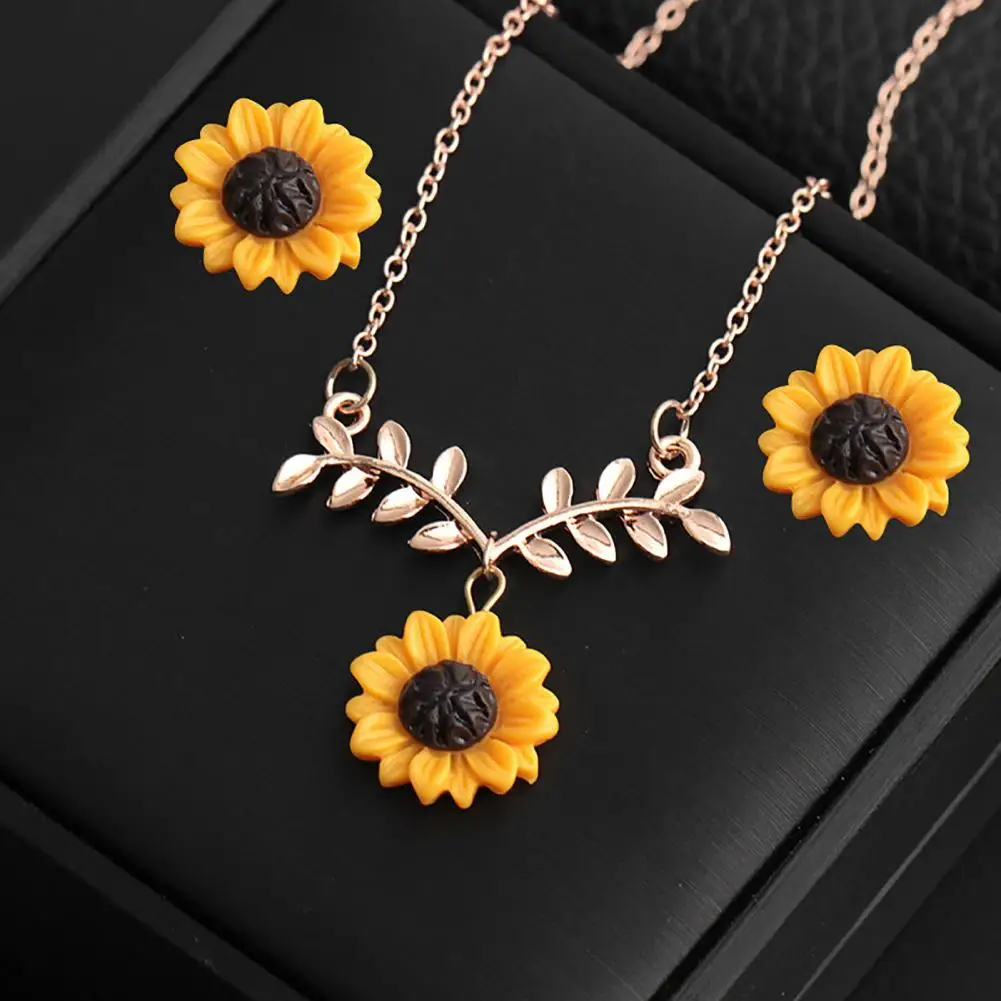 4Pcs/Set Women Jewelry Set Sunflower Shape Vivid Stainless Leaf Decor Necklace Ring for Wedding
