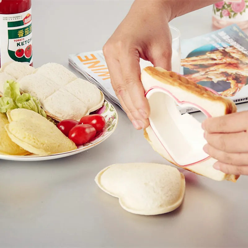 DIY Kitchen Heart Type Mold Sandwich Bread Toast Maker Molds Sandwich Cutter LS 