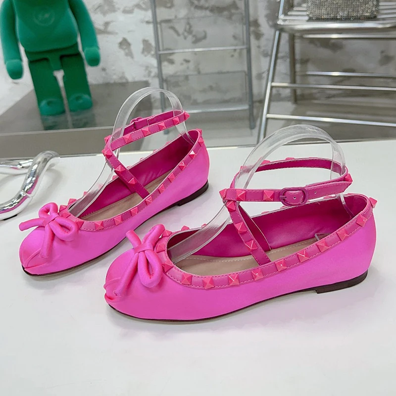 

Ladies Ballet Flat Shoes Summer New Butterfly-knot Design Round Toe Casual Shoes Metal Rivet Decor Satin Material Women Loafers
