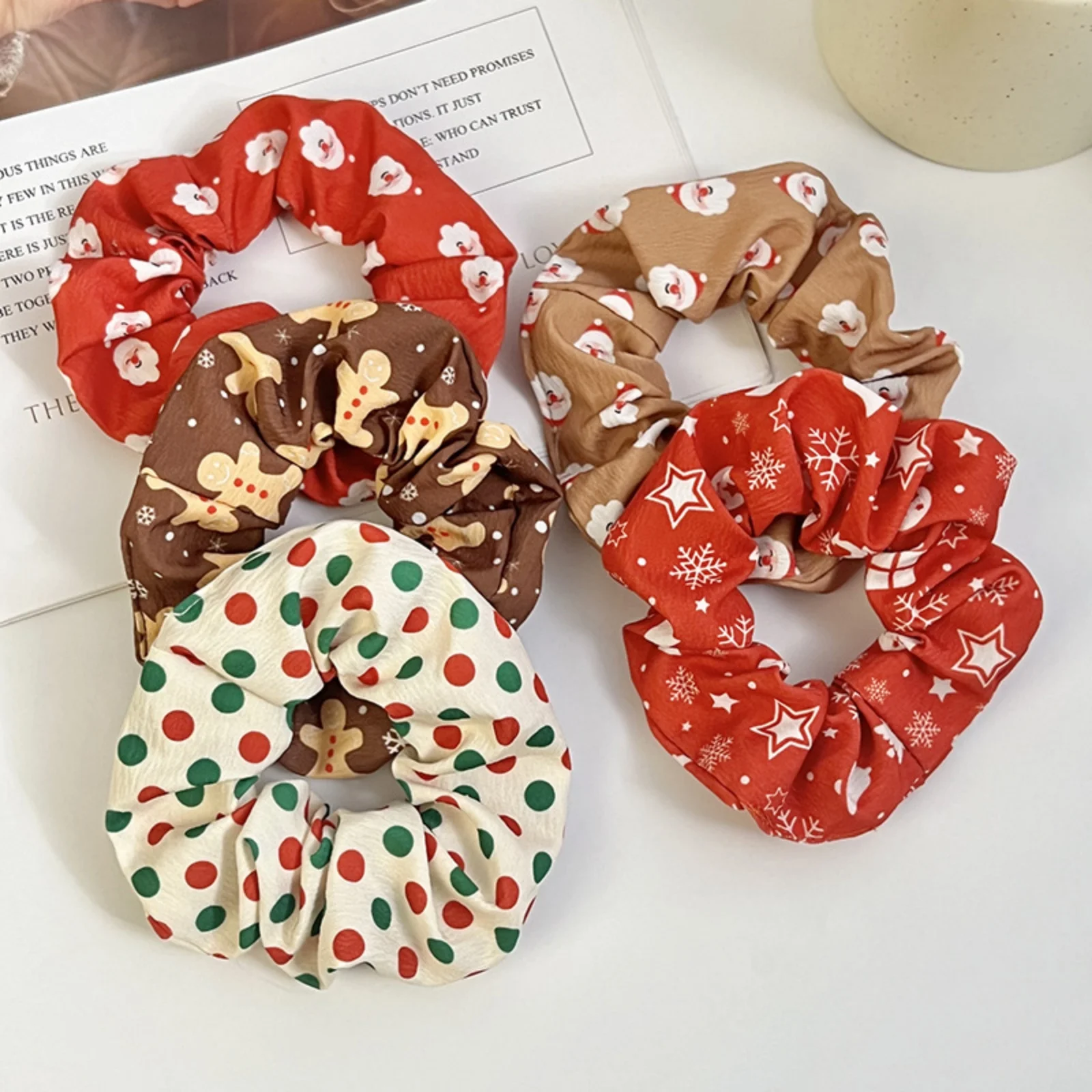 5PCS Christmas Scrunchies Set, Festive Elastic Hair Accessories For Women Girls Xmas Party Gifts