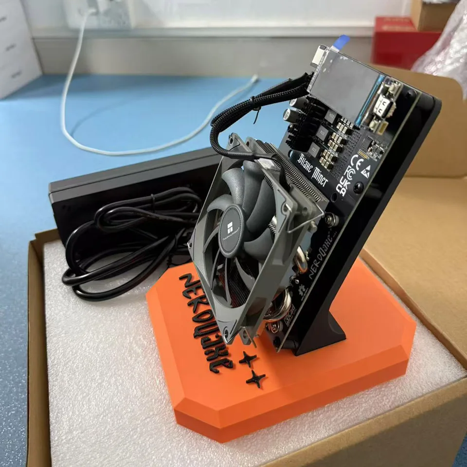 Bitaxe NerdQaxe++ 4.8TH/s ビットコインマイナー 4個 BM1370
