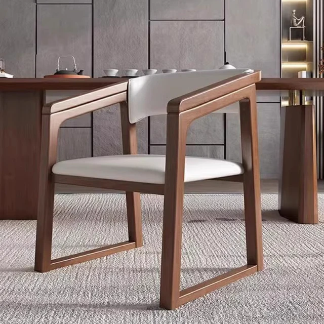 현대적이면서도 럭셔리한 북유럽 카데이라 스타일의 미니 바 스툴