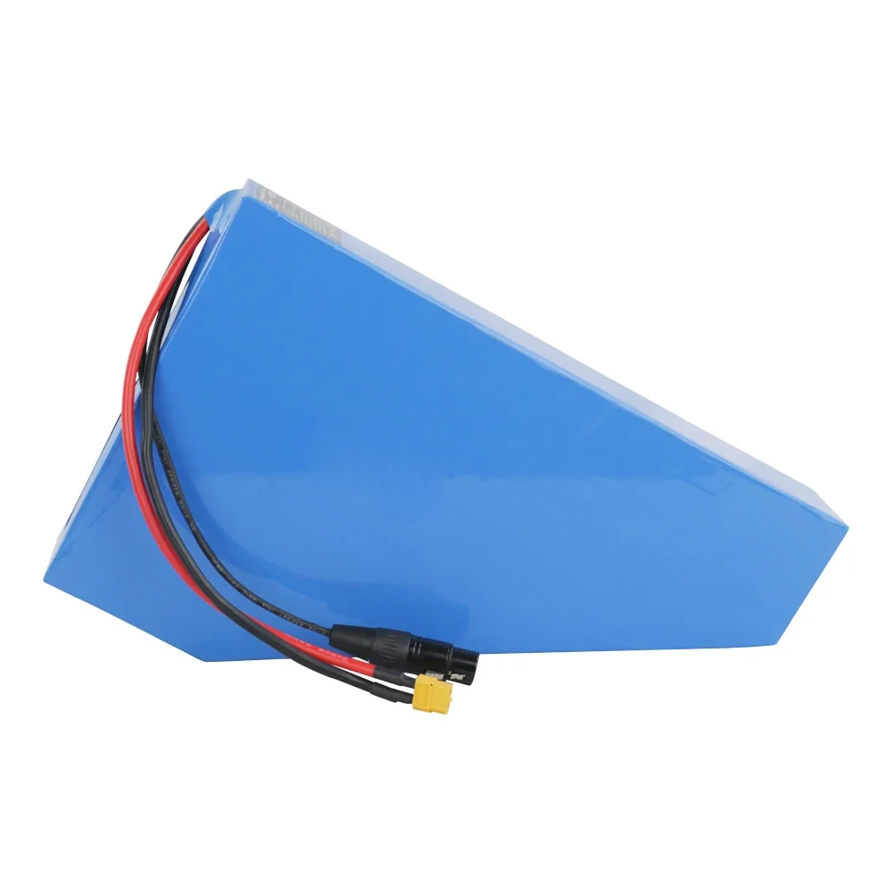 Batterie Lithium-Ion triangulaire 72V 45ah BMS 20S avec chargeur 10A
