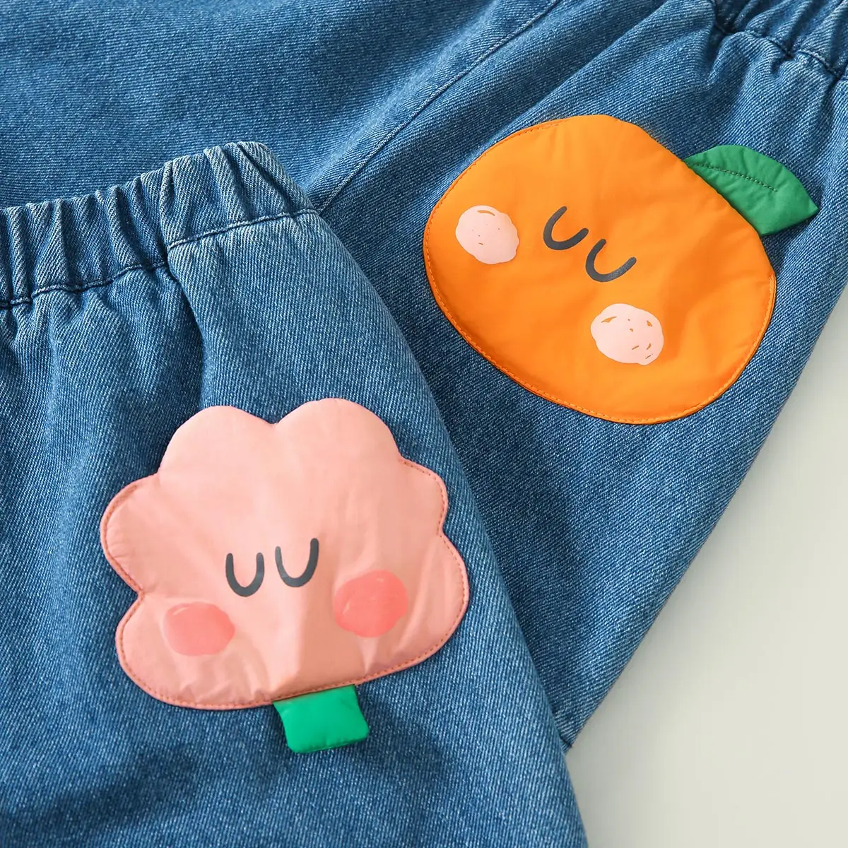 Amila Baby Jeans Pants 2023 New Autumn Letter Plant Graphics Printing Exquisite Loose Fit Warm Fashion Girl  Children Clothes