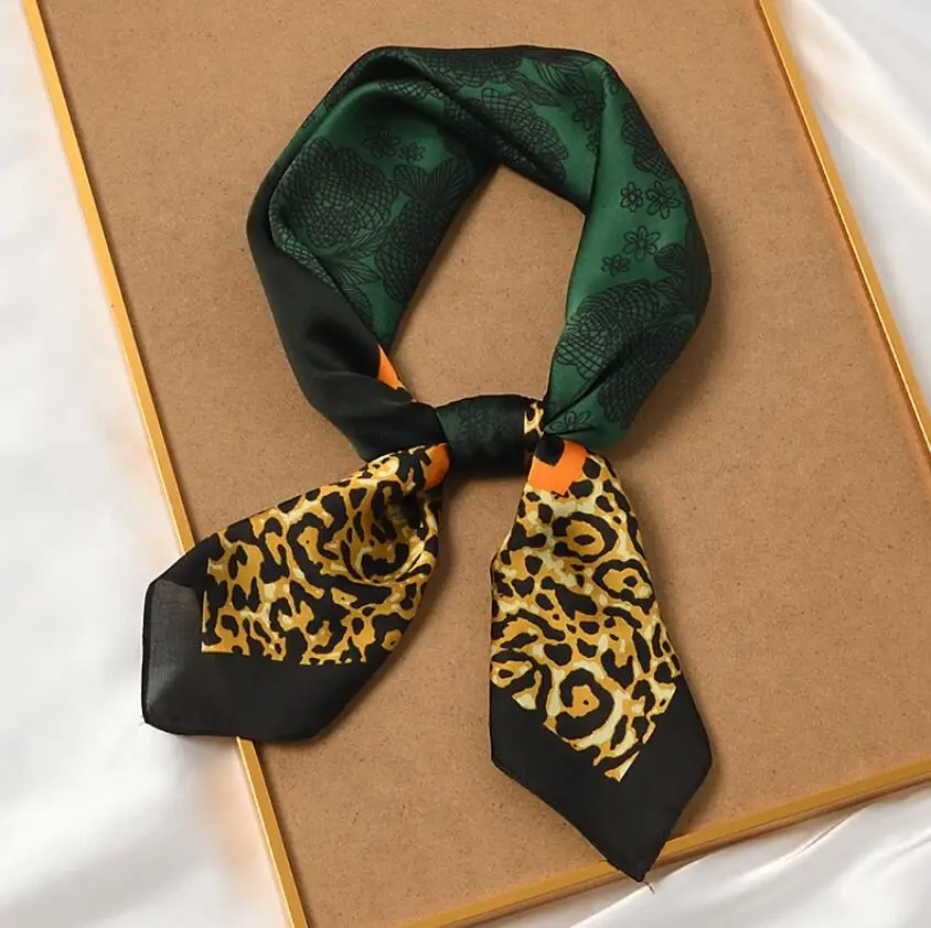 

2022 New Luxury Brand Square Silk Scarf Women Leopard Floral Shawls and Wraps Fashion Bag Scarfs Hair Tie Bandanas Hijab 70*70cm