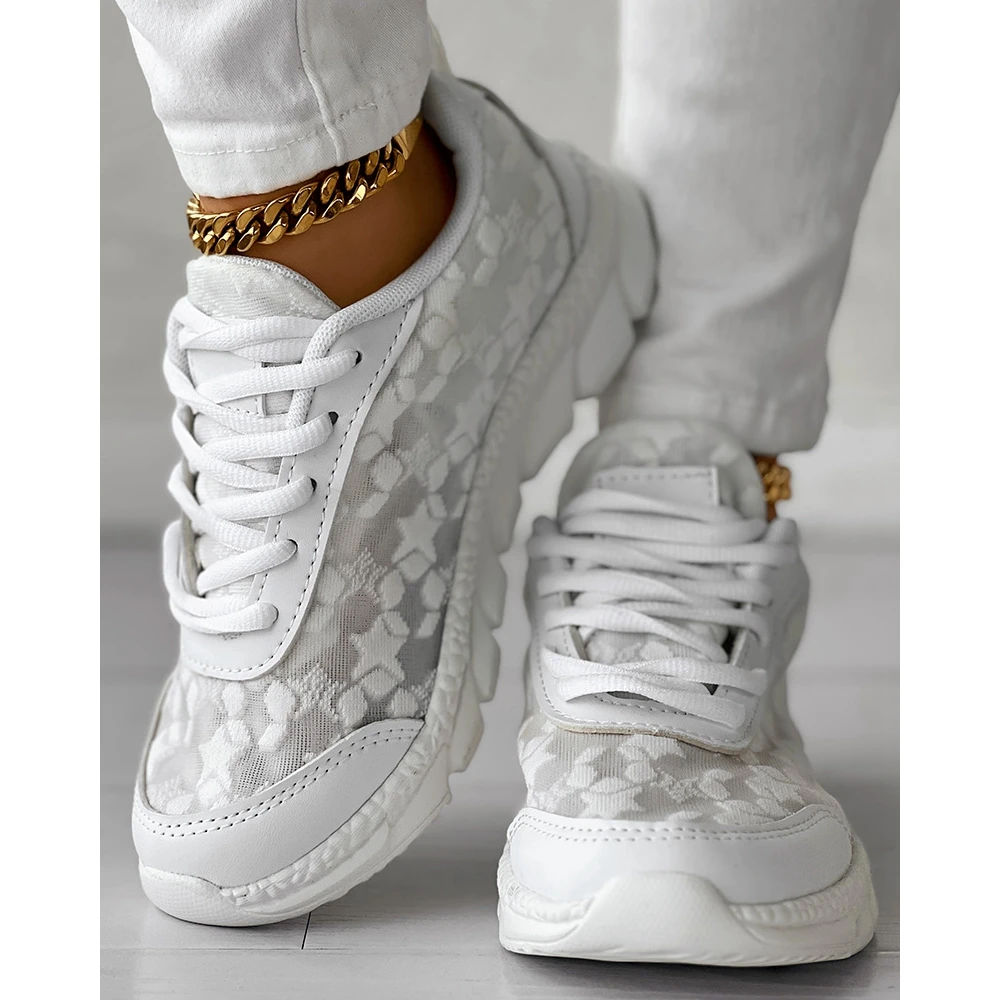 2024 New In Women Star Pattern Lace-up Breathable Sneakers Fashion Casual Round Toe White Sports Shoes Going Out Running Shoes