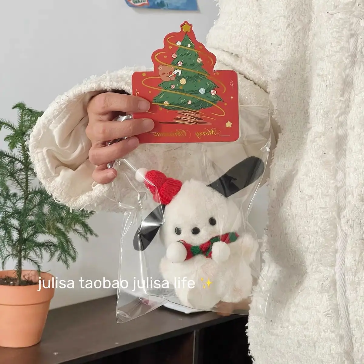 

Japanese Sanrio Christmas Limited Cute Plush Pochacco Keychain Couple Bag Pendant Holiday Gift