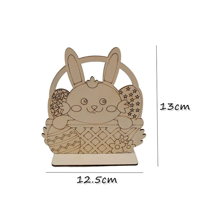수제 나무 계란 장식으로 따뜻하고 축제인 부활절 분위기 연출