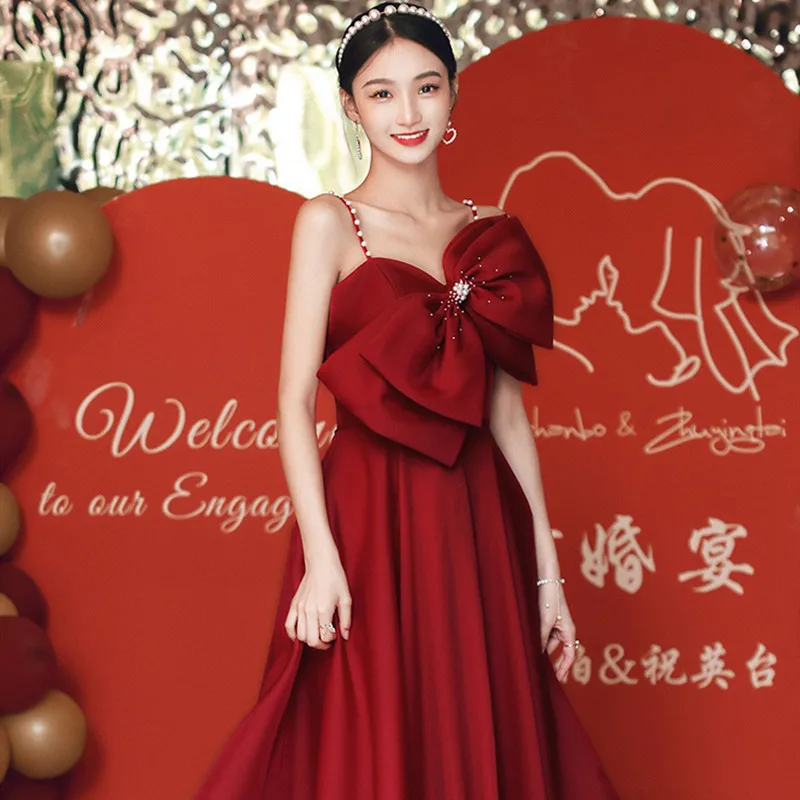 

Burgundy Sexy Bow Applique Sling Sleeveless A-Line Satin Evening Gowns Oriental Party Banquet Female Stage Dresses Cheongsam