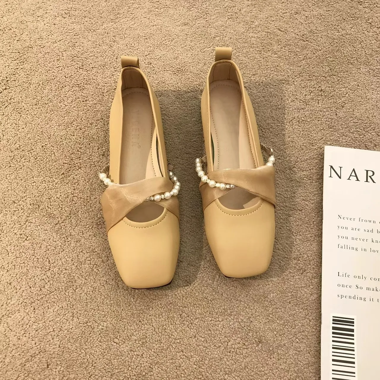 

Туфли женские демисезонные с жемчужинами и юбкой, на плоской подошве