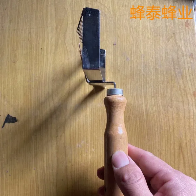 1Db Méhészeti Berendezés Apicultura Apikulture1Pcs Z Alakú Fa Fogantyú Mézvágó - Image 3