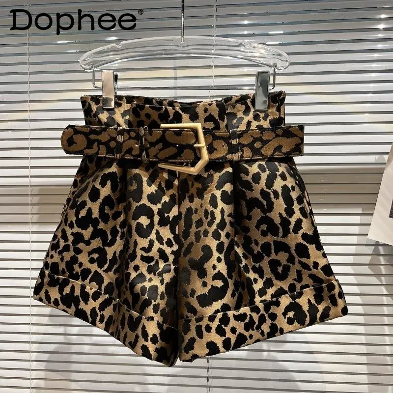 

2023 Winter New Arrival High Waist Metal Belt Leopard Shorts Streetwear Women Fashion Tide